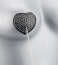 Load image into Gallery viewer, Heart-shaped rhinestone and metal chain nipple pasties